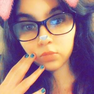 Meet your Posher, Lara